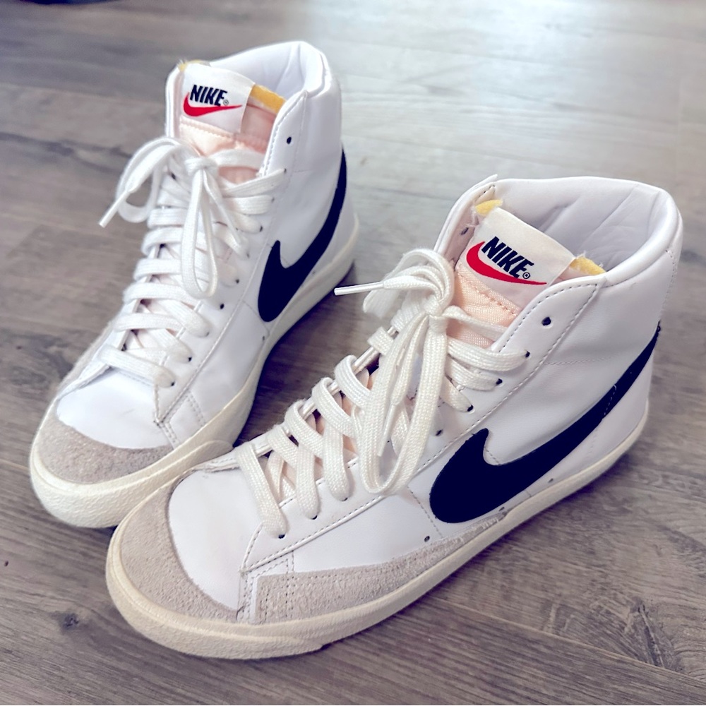 Women’s high top Nike Blazers Mid ‘77 Size 8.5